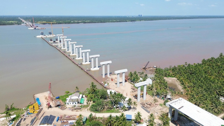Siết chặt an to&agrave;n lao động tại c&ocirc;ng trường cầu Đại Ng&atilde;i- Ảnh 1.