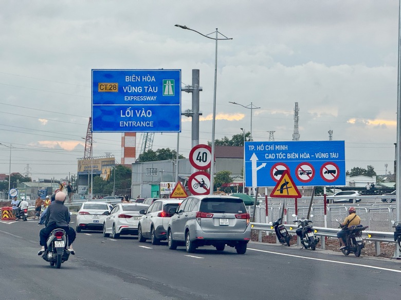 Thông xe toàn tuyến cao tốc Biên Hòa - Vũng Tàu dài hơn 54km- Ảnh 3. Thông xe toàn tuyến cao tốc Biên Hòa - Vũng Tàu dài hơn 54km- Ảnh 3.
