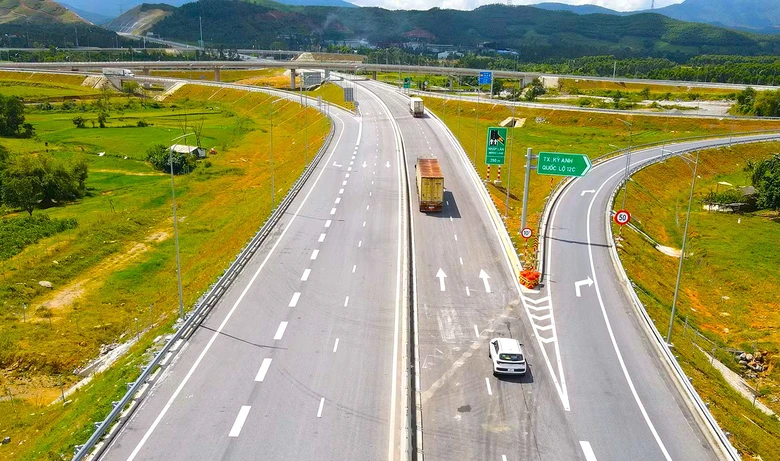 Đề xuất mức thu ph&iacute; 13 dự &aacute;n th&agrave;nh phần cao tốc Bắc - Nam- Ảnh 1.