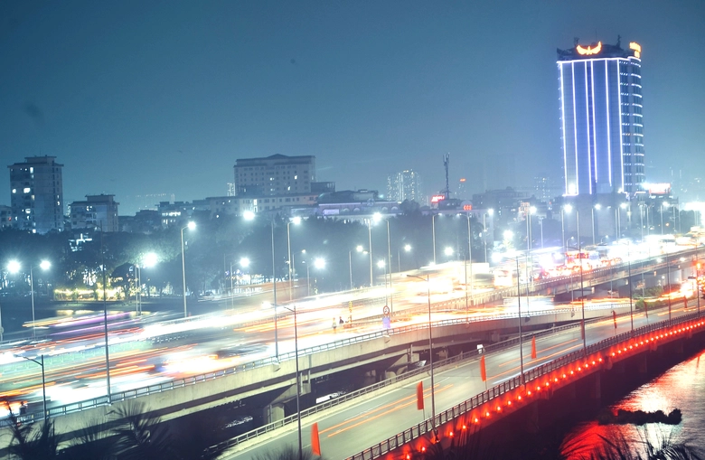 H&agrave; Nội tiếp tục lấy &yacute; kiến ho&agrave;n thiện quy định quản l&yacute; chiếu s&aacute;ng đ&ocirc; thị- Ảnh 1.