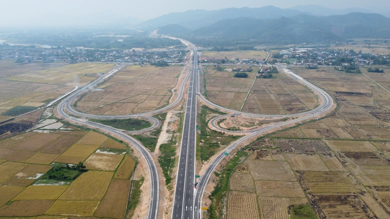 Cao tốc Ch&iacute; Thạnh - V&acirc;n Phong sẵn s&agrave;ng th&ocirc;ng xe to&agrave;n tuyến v&agrave;o dịp 19/5- Ảnh 6.