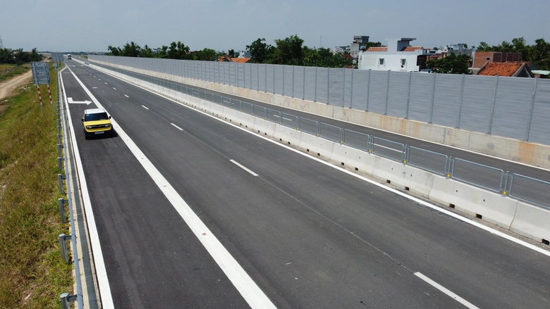 Cao tốc Ch&iacute; Thạnh - V&acirc;n Phong sẵn s&agrave;ng th&ocirc;ng xe to&agrave;n tuyến v&agrave;o dịp 19/5- Ảnh 5.