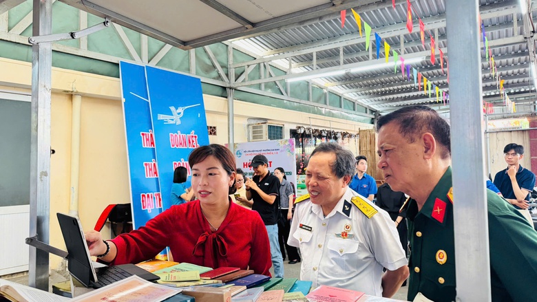 TP.HCM: Rộn ràng tháng Năm nhớ Bác với nhiều hoạt động ý nghĩa- Ảnh 10. TP.HCM: Rộn ràng tháng Năm nhớ Bác với nhiều hoạt động ý nghĩa- Ảnh 10.