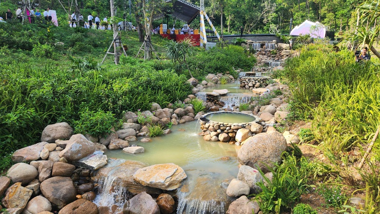 Nghệ An: Khởi c&ocirc;ng tuyến cao tốc chiến lược Vinh - Thanh Thủy ch&agrave;o mừng ng&agrave;y sinh nhật B&aacute;c- Ảnh 6.