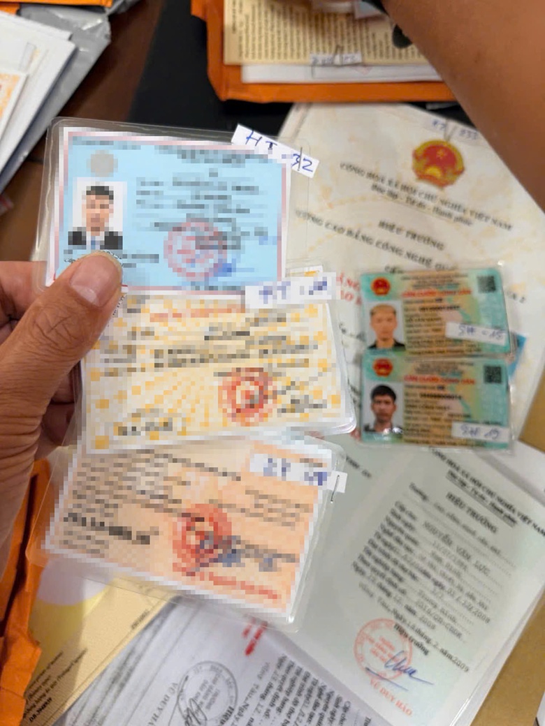 Lai Ch&acirc;u: Triệt ph&aacute; đường d&acirc;y l&agrave;m giả gần 10.000 giấy tờ xuy&ecirc;n quốc gia- Ảnh 4.