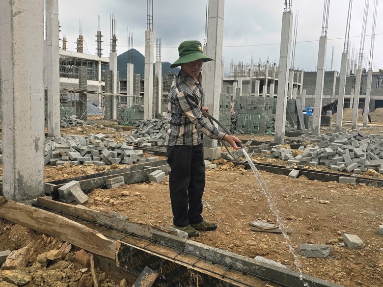 L&agrave;o Cai: Chắt chiu từng giọt nước, tăng tốc x&acirc;y trường nơi bi&ecirc;n giới- Ảnh 2.