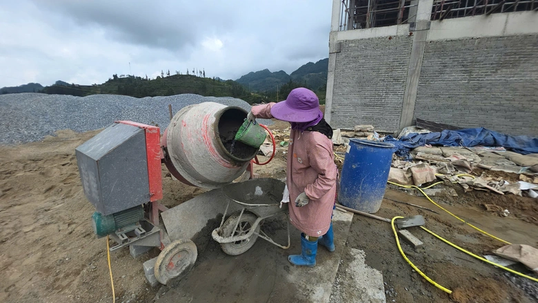 L&agrave;o Cai: Chắt chiu từng giọt nước, tăng tốc x&acirc;y trường nơi bi&ecirc;n giới- Ảnh 3.
