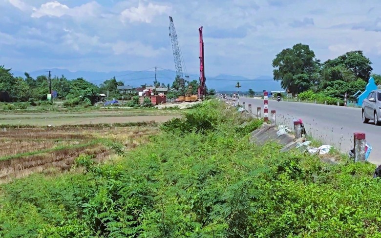 Tăng tốc b&agrave;n giao mặt bằng thi c&ocirc;ng dự &aacute;n hơn 1.900 tỷ đồng ở Quảng Trị- Ảnh 5.