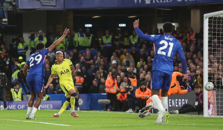 Enzo lập si&ecirc;u phẩm, Chelsea hạ gục Tottenham ở derby London- Ảnh 3.