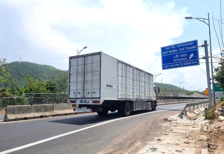 Ho&agrave;n th&agrave;nh hơn 7km cuối, ch&iacute;nh thức khai th&aacute;c to&agrave;n tuyến cao tốc Quy Nhơn - Ch&iacute; Thạnh- Ảnh 1.