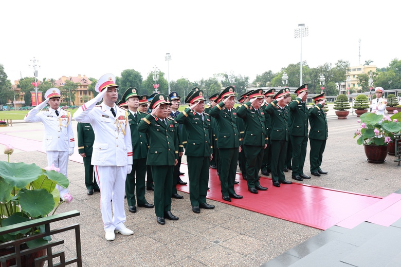 L&atilde;nh đạo Đảng, Nh&agrave; nước v&agrave;o Lăng viếng Chủ tịch Hồ Ch&iacute; Minh- Ảnh 4.