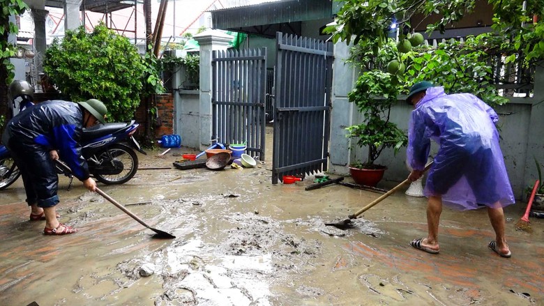 Quảng Ninh: Khẩn cấp khắc phục nhiều điểm ngập &uacute;ng, sạt lở mất an to&agrave;n sau mưa lớn- Ảnh 9.