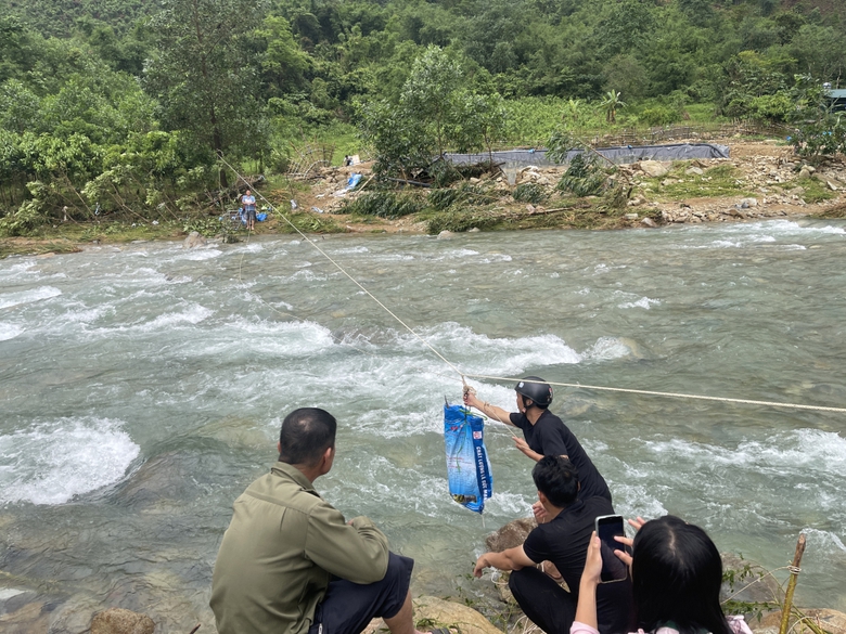 Quảng Ninh: Khẩn cấp khắc phục nhiều điểm ngập &uacute;ng, sạt lở mất an to&agrave;n sau mưa lớn- Ảnh 3.