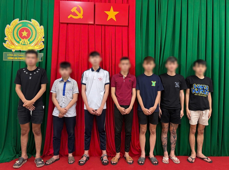 Bắt giữ 7 đối tượng mang hung kh&iacute; rượt đuổi, hỗn chiến giữa đường phố Đồng Nai- Ảnh 1.