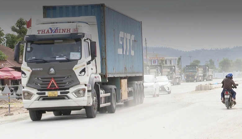 Nghệ An: Tăng cường kiểm so&aacute;t hoạt động vận tải, tập kết vật liệu tr&ecirc;n c&aacute;c tuyến đường- Ảnh 4.