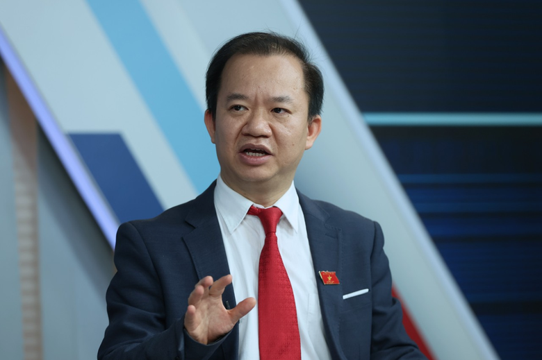PGS.TS B&ugrave;i Ho&agrave;i Sơn: Vấn nạn ma t&uacute;y trong showbiz kh&ocirc;ng c&ograve;n l&agrave; chuyện c&aacute; nh&acirc;n đơn lẻ- Ảnh 3.