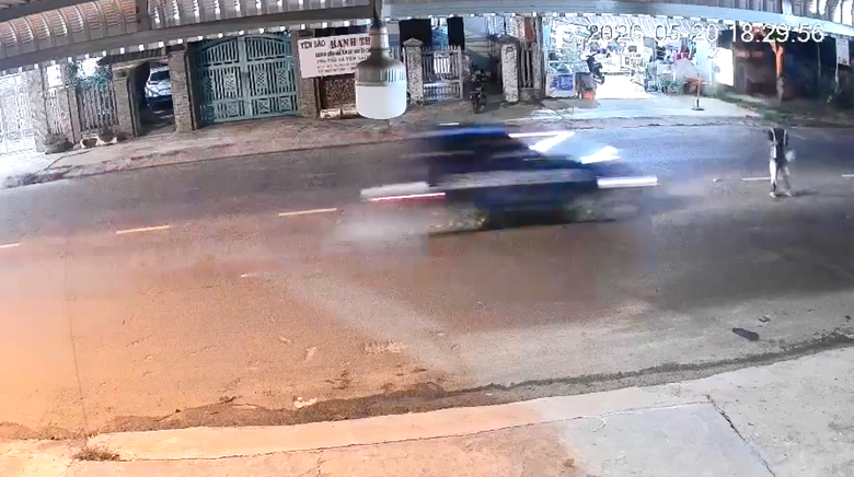 Đắk Lắk: Đi bộ sang đường, người đàn ông bị taxi tông tử vong- Ảnh 1. Đắk Lắk: Đi bộ sang đường, người đàn ông bị taxi tông tử vong- Ảnh 1.