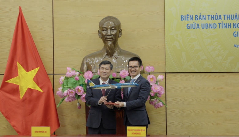 Vietnam Airlines đồng hành cùng Nghệ An quảng bá du lịch, thu hút đầu tư- Ảnh 2. Vietnam Airlines đồng hành cùng Nghệ An quảng bá du lịch, thu hút đầu tư- Ảnh 2.