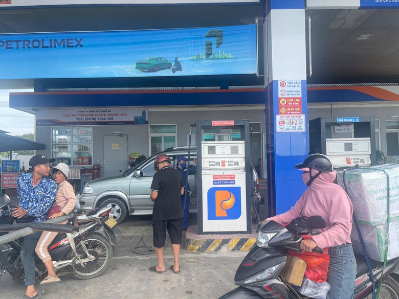 Chuyển đổi xăng E10 tại Nghệ An: Hạ tầng hoàn tất, chủ động nguồn cung trước lộ trình- Ảnh 2. Chuyển đổi xăng E10 tại Nghệ An: Hạ tầng hoàn tất, chủ động nguồn cung trước lộ trình- Ảnh 2.