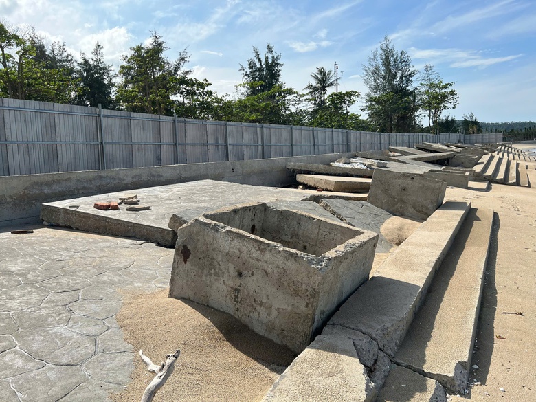 Nghệ An khẩn trương sửa chữa c&aacute;c c&ocirc;ng tr&igrave;nh đ&ecirc;, k&egrave; biển xuống cấp- Ảnh 3.