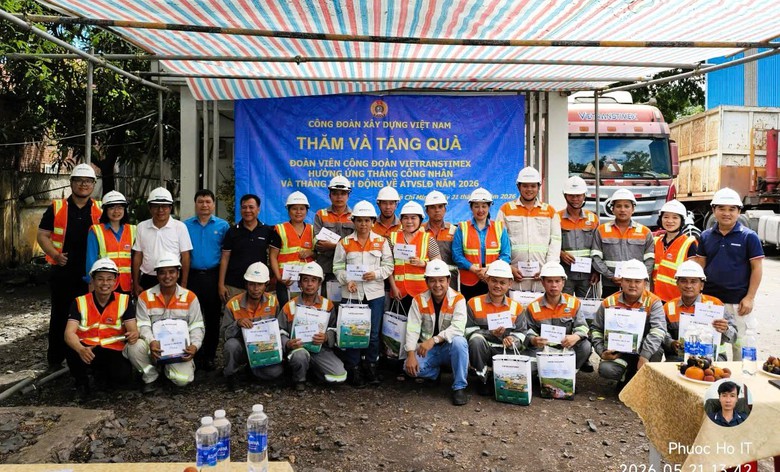 Đồng h&agrave;nh c&ugrave;ng người lao động tr&ecirc;n h&agrave;nh tr&igrave;nh đưa si&ecirc;u s&acirc;n bay Long Th&agrave;nh về đ&iacute;ch- Ảnh 5.