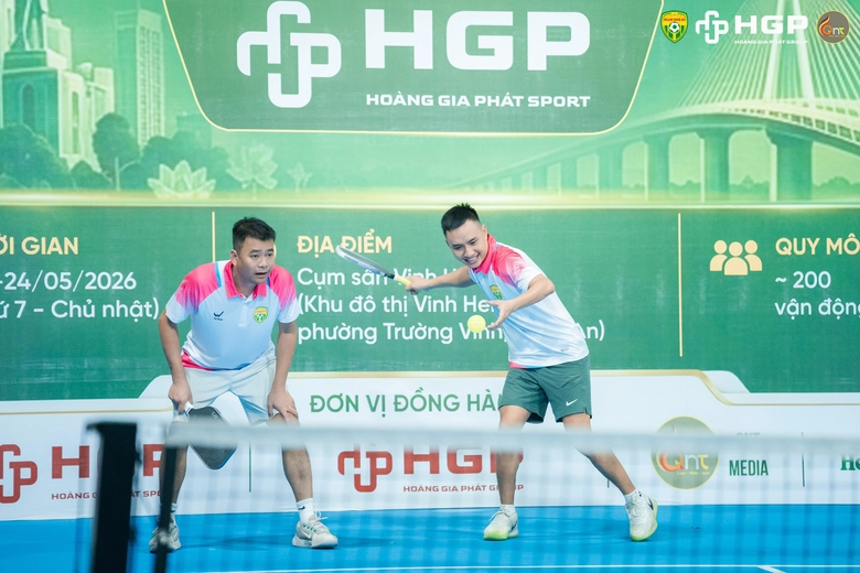 Giải Pickleball B&aacute;o ch&iacute; Nghệ An trao 2 nh&agrave; t&igrave;nh nghĩa, 50 suất sinh kế cho hộ ngh&egrave;o- Ảnh 2.