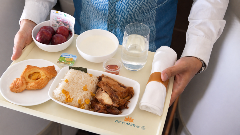 Vietnam Airlines đưa hương vị m&ugrave;a h&egrave; Việt Nam l&ecirc;n bầu trời thế giới- Ảnh 1.
