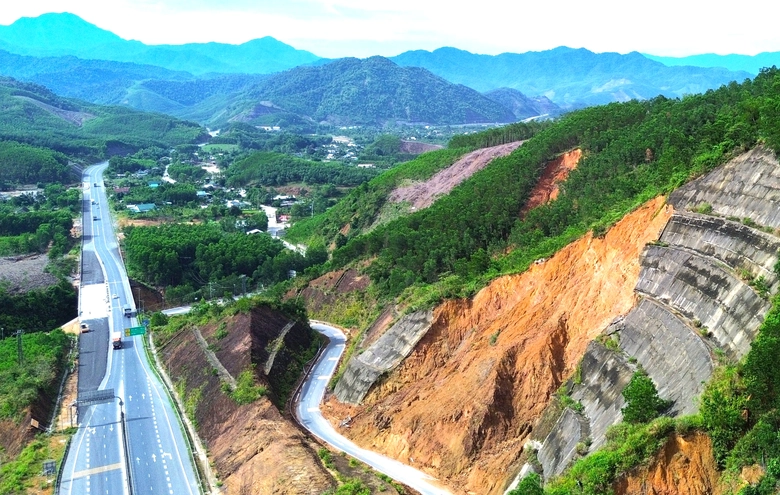 Diện mạo&nbsp;cao tốc La Sơn - H&ograve;a Li&ecirc;n mở rộng l&ecirc;n bốn l&agrave;n xe- Ảnh 11.