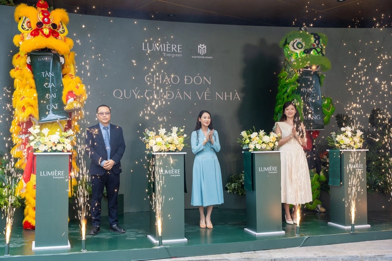 LUMI&Egrave;RE Evergreen ch&agrave;o đ&oacute;n những cư d&acirc;n đầu ti&ecirc;n: Mở ra h&agrave;nh tr&igrave;nh "Sống l&agrave; nhiều hơn thế"- Ảnh 1.