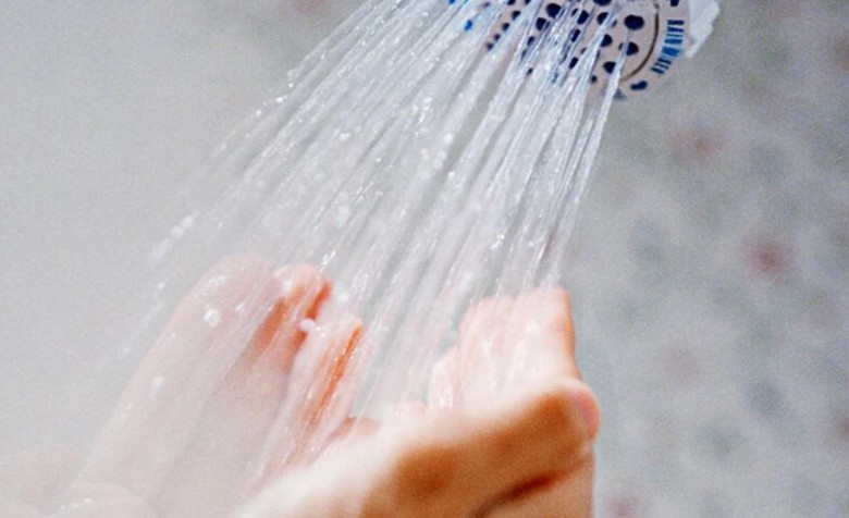 B&aacute;c sĩ cảnh b&aacute;o những th&oacute;i quen giải nhiệt nguy hiểm- Ảnh 2.