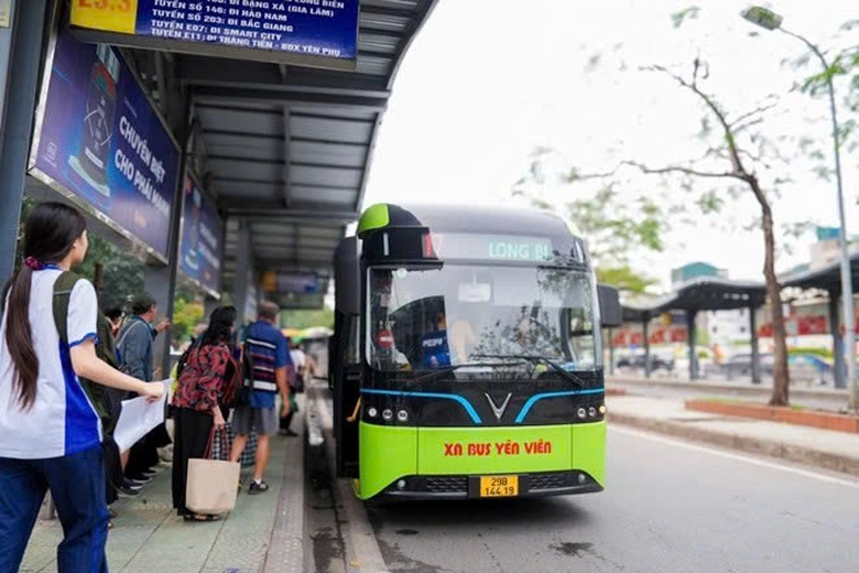 H&agrave; Nội tăng tần suất hoạt động xe bu&yacute;t, đường sắt đ&ocirc; thị phục vụ kỳ thi tốt nghiệp THPT- Ảnh 1.