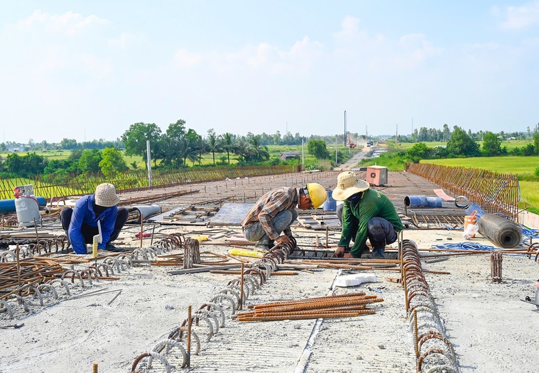 Ưu tiên hỗ trợ vật liệu đá, hoàn thành đường Hồ Chí Minh qua An Giang trong năm 2026- Ảnh 1. Ưu tiên hỗ trợ vật liệu đá, hoàn thành đường Hồ Chí Minh qua An Giang trong năm 2026- Ảnh 1.