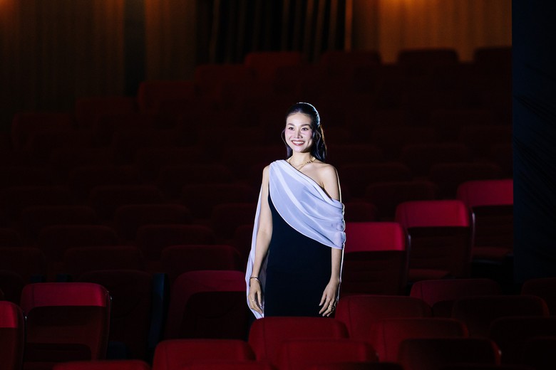 Thanh Hằng tiết lộ "cảnh n&oacute;ng" v&agrave; chấn thương tr&ecirc;n phim trường "Mesdames Thanh Sắc"- Ảnh 6.