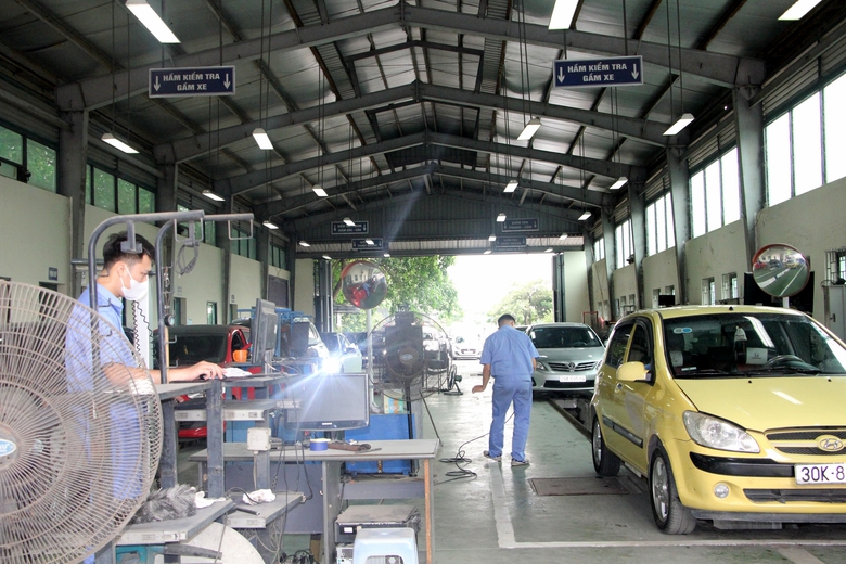 Từ 1/6, nhiều thủ tục đăng kiểm được r&uacute;t ngắn một nửa thời gian- Ảnh 1.
