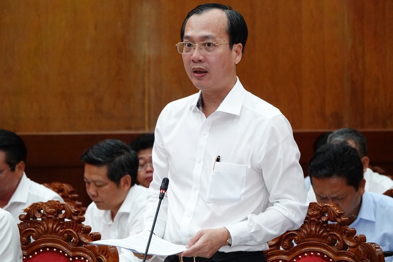 Thủ tướng: Vĩnh Long cần đẩy mạnh ph&aacute;t triển hạ tầng giao th&ocirc;ng, tạo động lực bứt ph&aacute;- Ảnh 2.