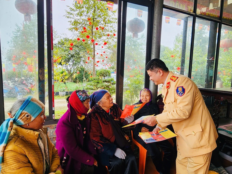 Nhiều giải ph&aacute;p s&aacute;ng tạo, đưa Luật TTATGT đường bộ v&agrave;o cuộc sống ở Th&aacute;i Nguy&ecirc;n- Ảnh 6.