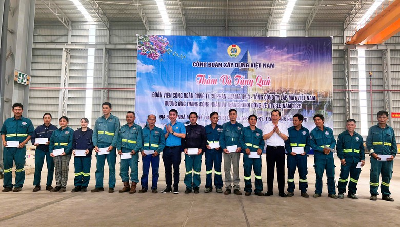 100 phần qu&agrave; trao tận tay người lao động Lilama trong Th&aacute;ng C&ocirc;ng nh&acirc;n- Ảnh 3.