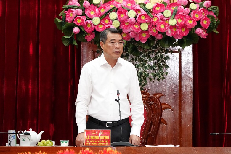 Thủ tướng: Vĩnh Long cần đẩy mạnh ph&aacute;t triển hạ tầng giao th&ocirc;ng, tạo động lực bứt ph&aacute;- Ảnh 7.