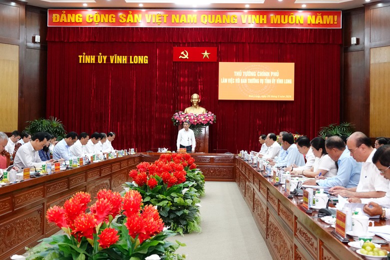 Thủ tướng: Vĩnh Long cần đẩy mạnh ph&aacute;t triển hạ tầng giao th&ocirc;ng, tạo động lực bứt ph&aacute;- Ảnh 1.