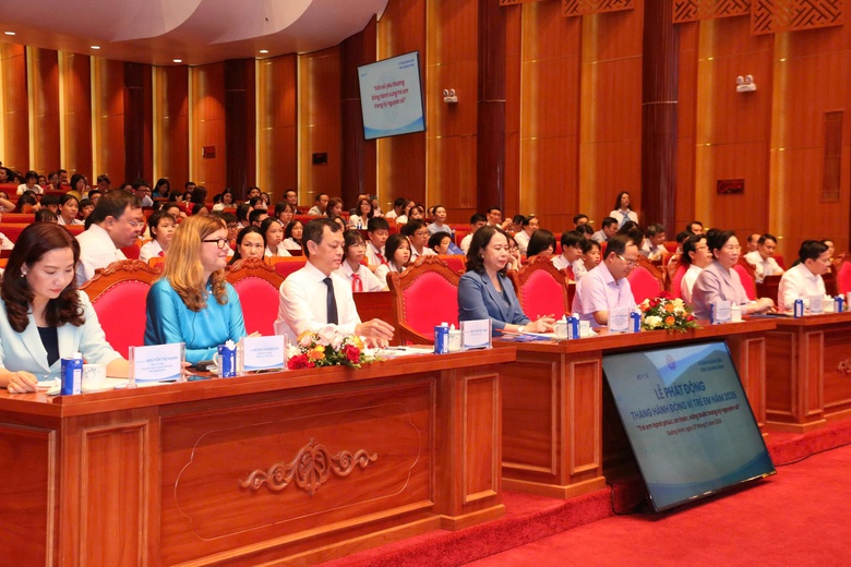 Ph&oacute; Chủ tịch nước V&otilde; Thị &Aacute;nh Xu&acirc;n dự lễ ph&aacute;t động Th&aacute;ng h&agrave;nh động v&igrave; trẻ em năm 2026- Ảnh 2.