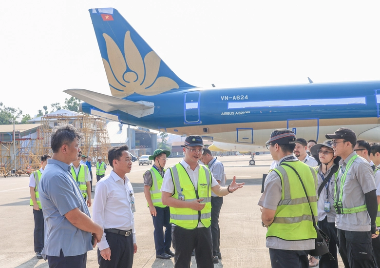 Nội B&agrave;i nắng n&oacute;ng tới 71&deg;C, Cục trưởng H&agrave;ng kh&ocirc;ng y&ecirc;u cầu bảo đảm sức khỏe người lao động- Ảnh 1.
