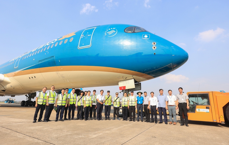 Nội B&agrave;i nắng n&oacute;ng tới 71&deg;C, Cục trưởng H&agrave;ng kh&ocirc;ng y&ecirc;u cầu bảo đảm sức khỏe người lao động- Ảnh 5.