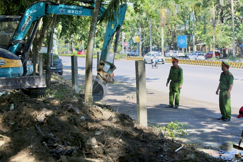 “Siêu phường” Hạc Thành mạnh tay xử lý vi phạm trật tự xây dựng- Ảnh 2. “Siêu phường” Hạc Thành mạnh tay xử lý vi phạm trật tự xây dựng- Ảnh 2.