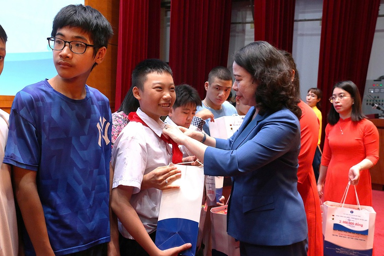 Ph&oacute; Chủ tịch nước V&otilde; Thị &Aacute;nh Xu&acirc;n dự lễ ph&aacute;t động Th&aacute;ng h&agrave;nh động v&igrave; trẻ em năm 2026- Ảnh 5.