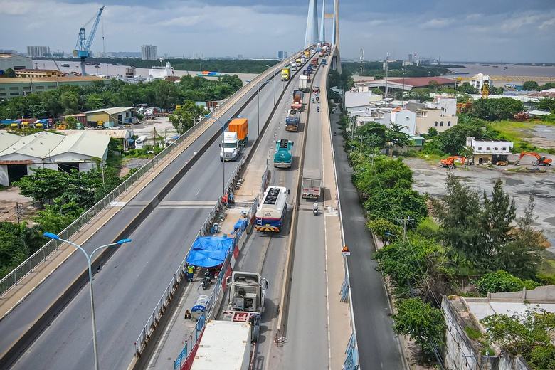 TP.HCM sửa chữa cầu Ph&uacute; Mỹ, khuyến c&aacute;o nhiều lộ tr&igrave;nh thay thế- Ảnh 1.