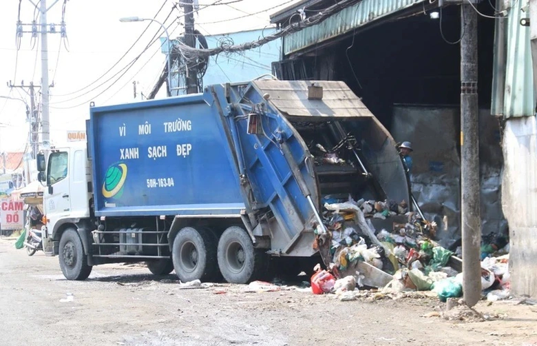 TP.HCM r&agrave; so&aacute;t, quy hoạch lại trạm trung chuyển r&aacute;c- Ảnh 1.