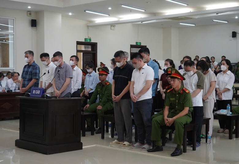 Hai cựu Cục trưởng An to&agrave;n thực phẩm nhận hối lộ c&ugrave;ng được giảm &aacute;n- Ảnh 2.