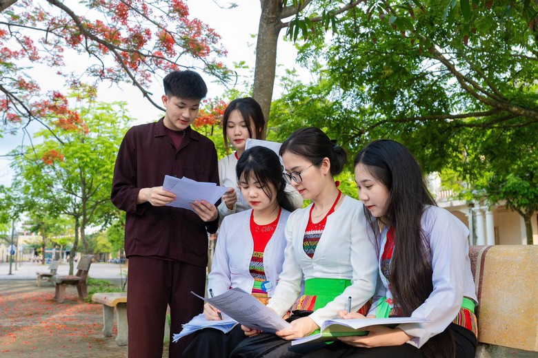 Học sinh nội tr&uacute; v&ugrave;ng bi&ecirc;n được hỗ trợ tới 1,17 triệu đồng tiền ăn mỗi th&aacute;ng- Ảnh 1.