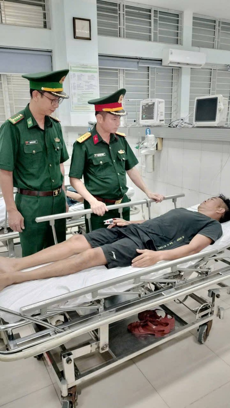 Sức khỏe 11 thuyền vi&ecirc;n vụ t&agrave;u c&aacute; ch&igrave;m tr&ecirc;n biển Hải Ph&ograve;ng hiện ra sao?- Ảnh 3.
