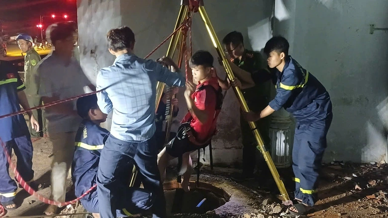 Gia Lai: Cứu người phụ nữ rơi xuống giếng s&acirc;u gần 30m- Ảnh 1.